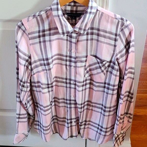 NWT Tommy Hilfiger Plaid Shirt Size Small - Picture 1 of 5